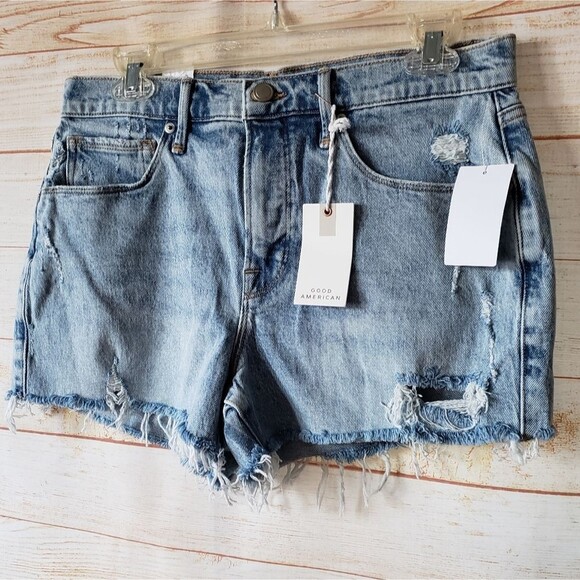 Good American Distressed Frayed Denim Jean 5-Pocket Shorts in Indigo155 - Picture 2 of 7